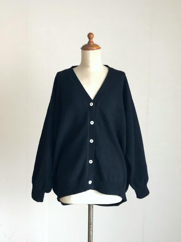 黒の大きめカーディガン　ウール100％ 2枚目の画像