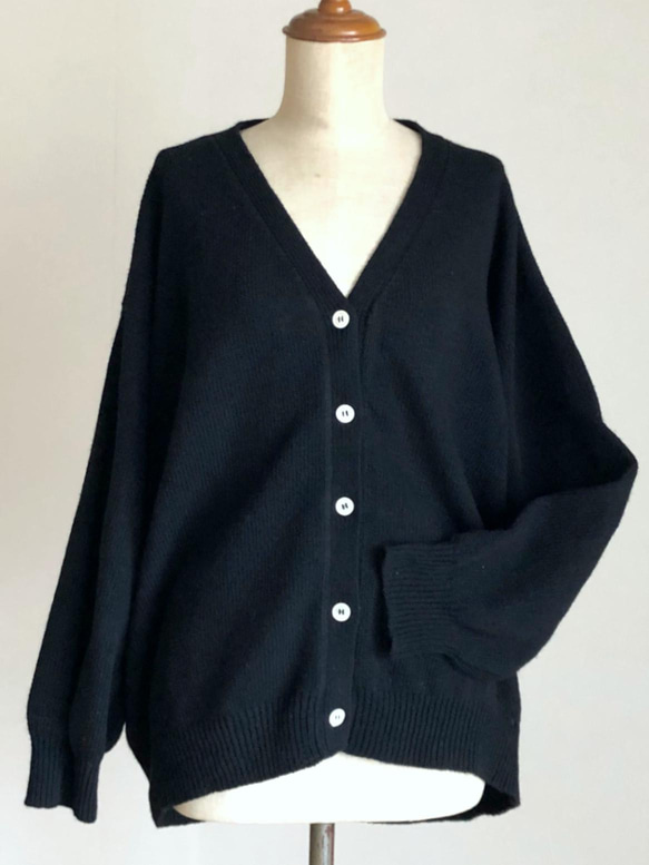 黒の大きめカーディガン　ウール100％ 6枚目の画像