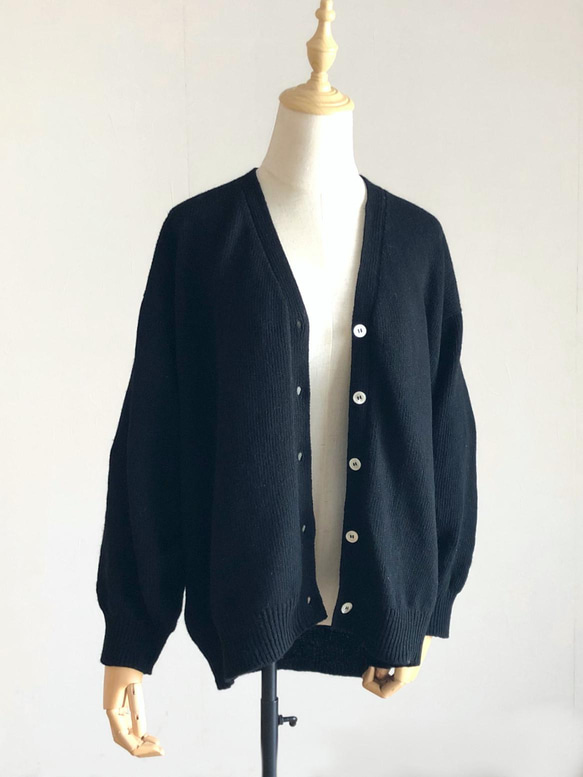 黒の大きめカーディガン　ウール100％ 7枚目の画像