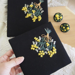 sale中！！手刺繍のミモザブローチとファブリックパネルの春セット 3枚目の画像