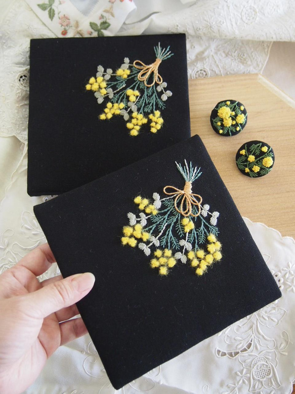 sale中！！手刺繍のミモザブローチとファブリックパネルの春セット 3枚目の画像