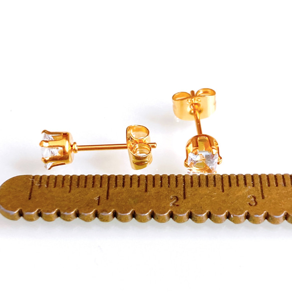 《4月誕生石》クリスタル水晶のラウンド大粒一粒ピアス　宝石質AAA　サージカルステンレス　または　14kgf 5枚目の画像