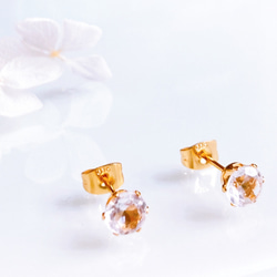 《4月誕生石》クリスタル水晶のラウンド大粒一粒ピアス　宝石質AAA　サージカルステンレス　または　14kgf 3枚目の画像