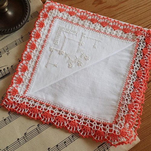 ドイツの手仕事/エジング手編みレースと刺繍のハンカチ (ヴィンテージ