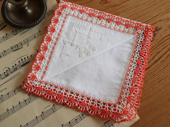 ドイツの手仕事/エジング手編みレースと刺繍のハンカチ (ヴィンテージ