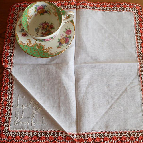 ドイツの手仕事/エジング手編みレースと刺繍のハンカチ (ヴィンテージ