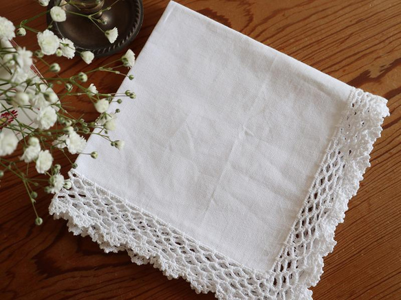 ドイツの手仕事/白糸 エジング手編みレース ハンカチ コットン生地
