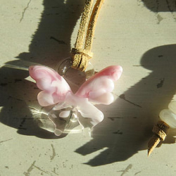 春色蝶々ペンダント 1枚目の画像