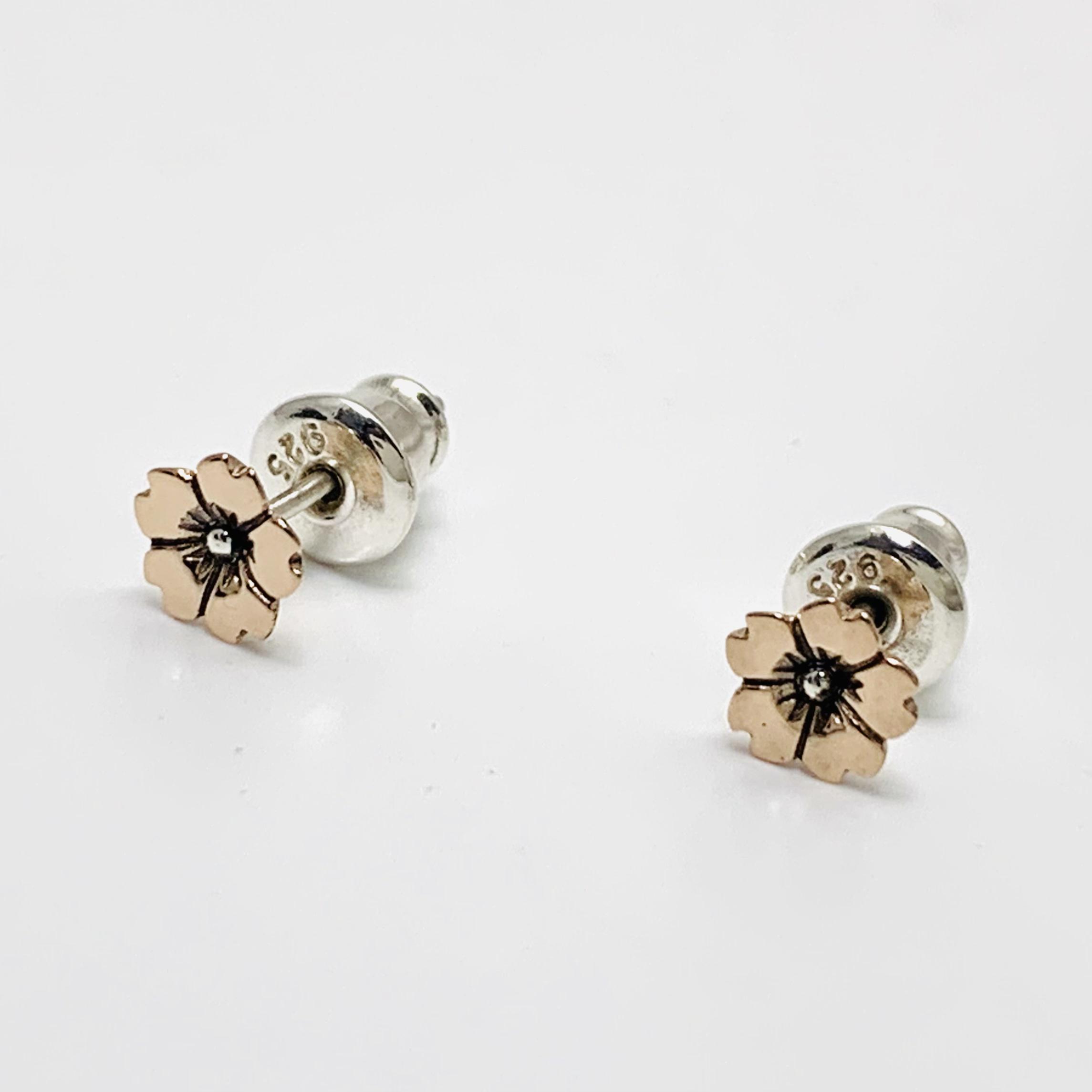 K18ピンクゴールド “ 桜 ” のスタッドピアス