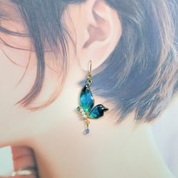 藍綠幻彩螢光手工金屬線半蝴蝶耳環 第4張的照片
