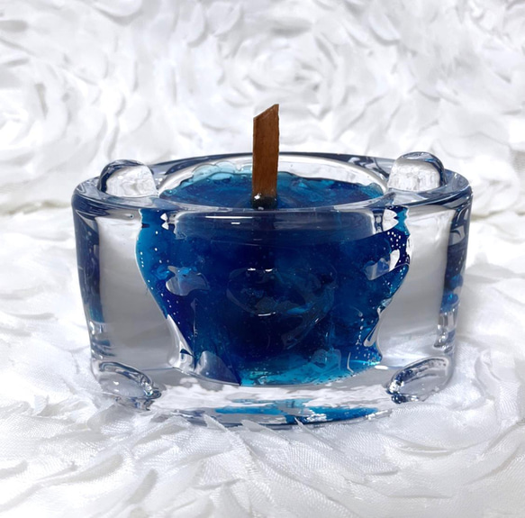 涼し気アロマジェルグラスキャンドル♪横長エッジのグラスBlue系 1枚目の画像