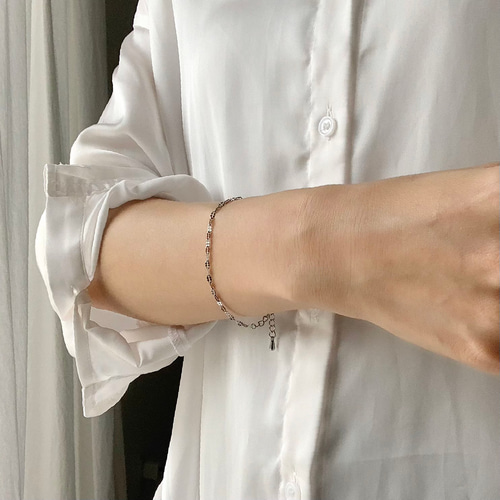 つけっぱなしOK】2色展開☆ゴールド✶きらきらペタルチェーン