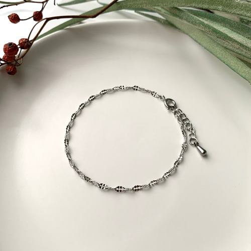 つけっぱなしOK】2色展開☆ゴールド✶きらきらペタルチェーン