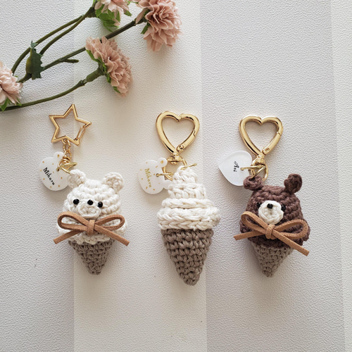 【sold 】アイスベアのバックチャーム ソフトクリームとアイスくまさんのバックチャーム 名入り プレゼント