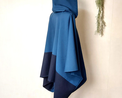 美品　ハナエモリ　美しい水色　ポンチョ、ケープ　、ジャケット 美品 ハナエモリ 美しい水色 ポンチョ、ケープ 、ジャケット