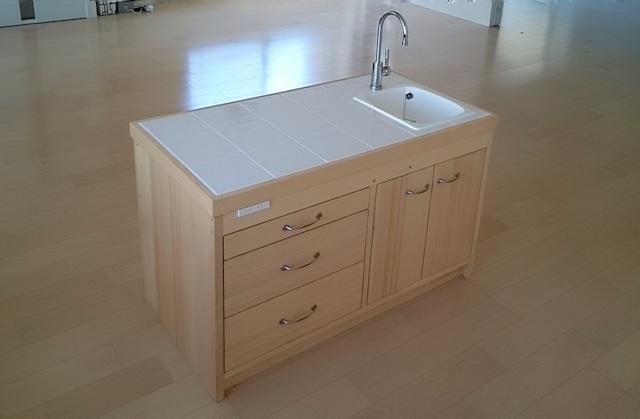 スプルースの木目が魅力　オーダーメイド　アイランドミニキッチン 109,500円