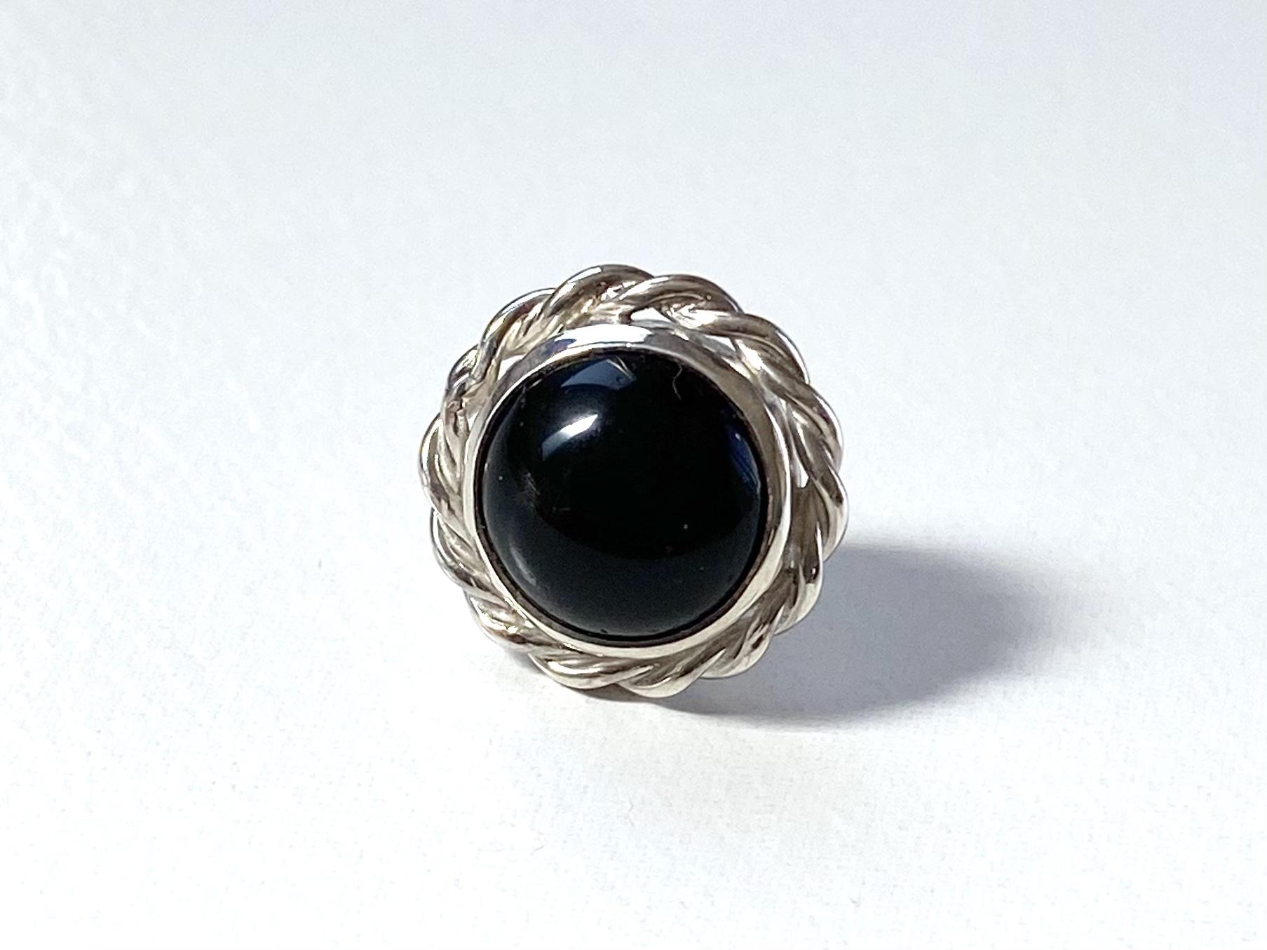 オニキスのピンブローチ