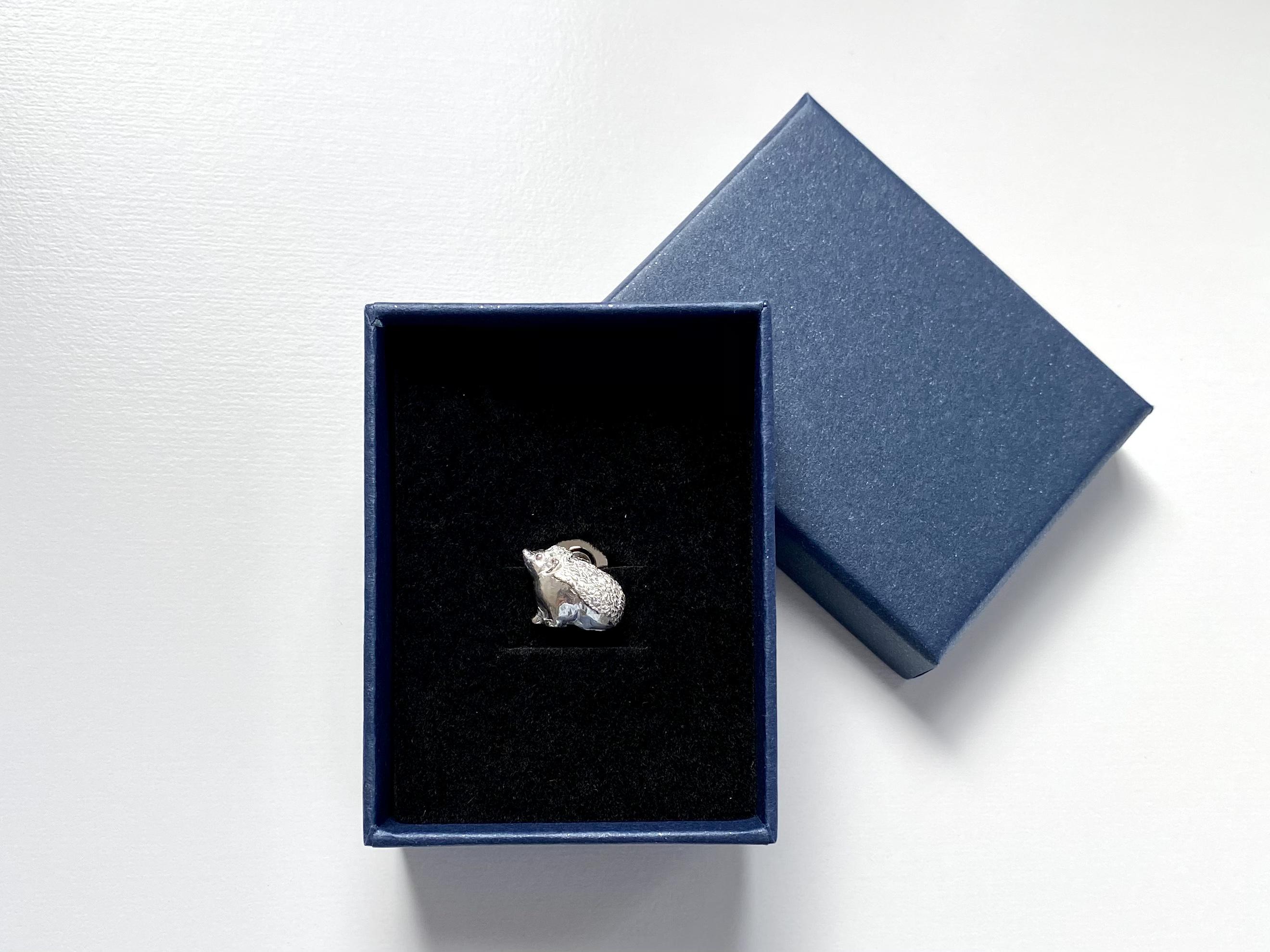 ハリネズミのピンブローチ