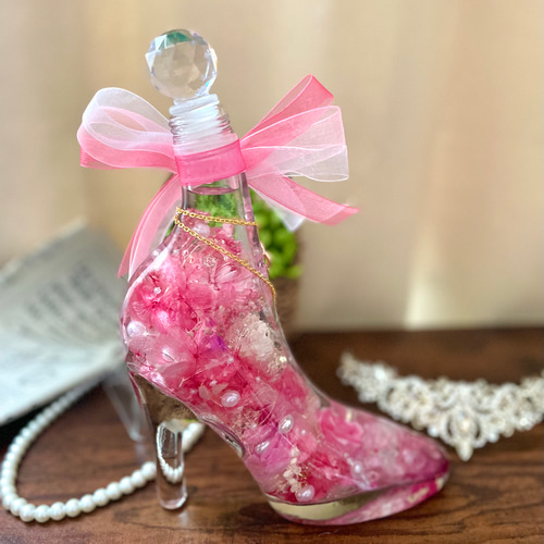 ご依頼を頂いてから制作致します。シンデレラシュー｡:°ஐガラスの靴
