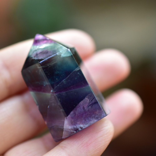 魅惑の縞模様☆虹入り☆フローライト ポイント151 天然石 Funky garuda