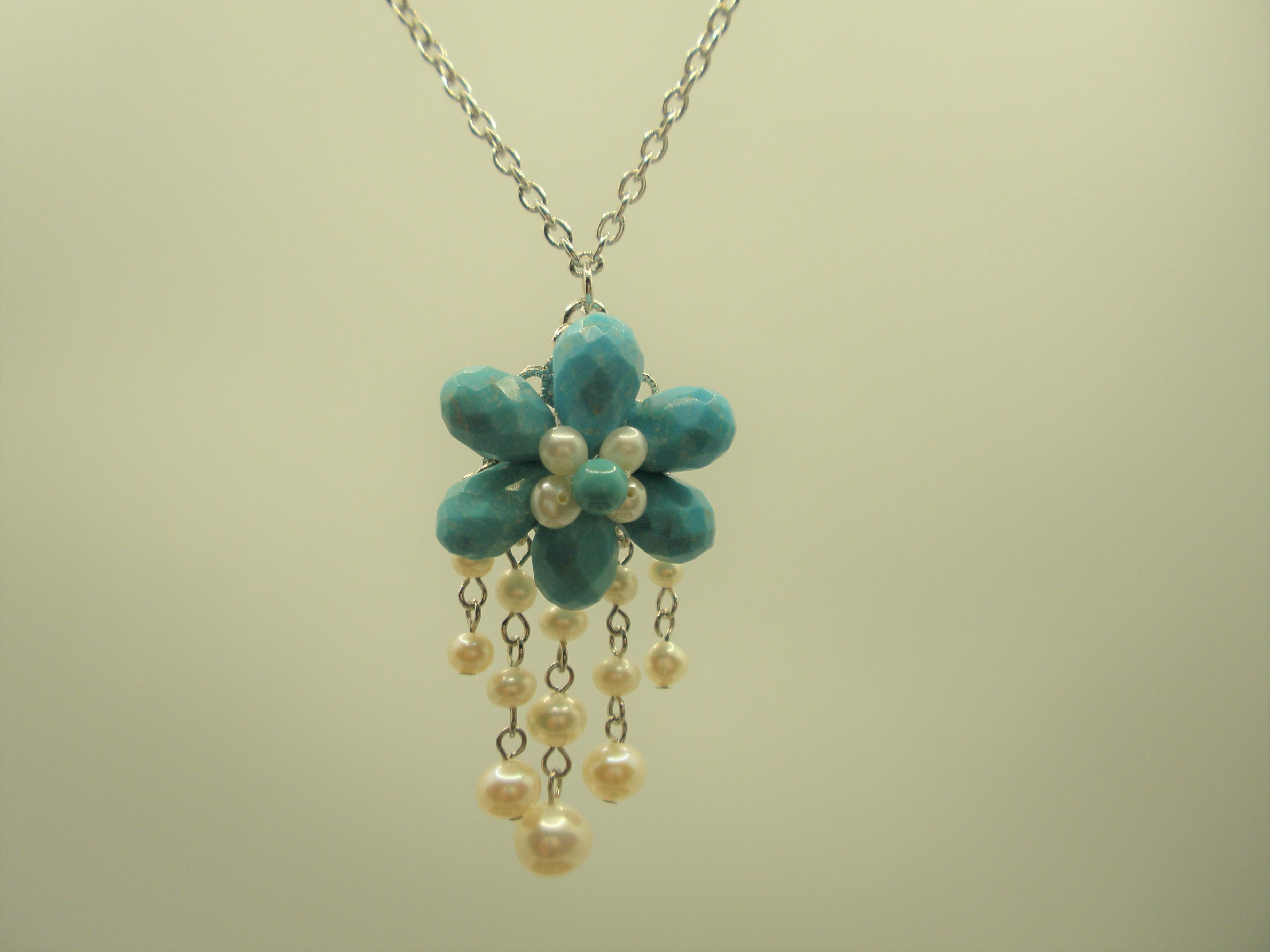 ”トルコ石”と”淡水パール”の可憐なネックレス