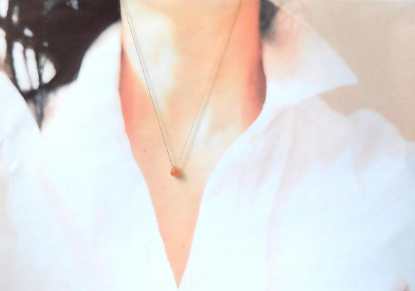 52 【6月の誕生石】オレンジムーンストーン 14kgf  肌にやさしい絹糸のネックレス 2枚目の画像