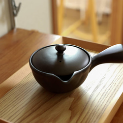 新年のお迎え準備に「軽くて茶葉の捨てやすい急須」愛知県常滑産・かご網付き急須・260cc 6枚目の画像