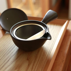 新年のお迎え準備に「軽くて茶葉の捨てやすい急須」愛知県常滑産・かご網付き急須・260cc 7枚目の画像