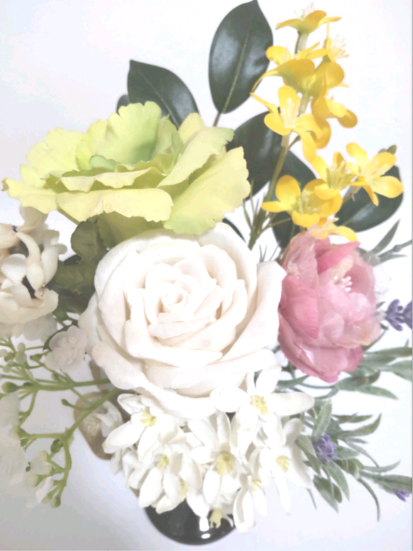 ソラフラワーとアーティフィシャルフラワーの仏花♪(花器付) 3枚目の画像
