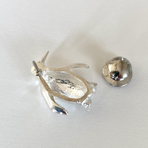 ペンギン ピンブローチ ペンギンのピンブローチ ブローチ cobold 通販 13517088｜Creema