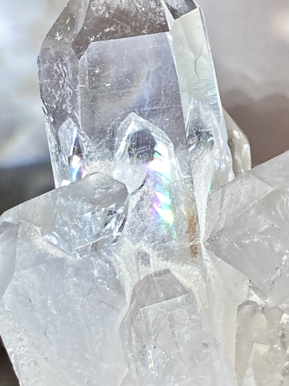 ダブルウィンドウ　虹✨ ブラジル・ミナスジェライス州 トマスゴンサガ産 水晶 2枚目の画像