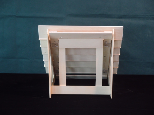 パタポンな木製什器　33㎝６段ナナメ棚ちょっとゆったり 6枚目の画像