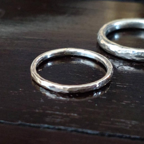 1.5mm幅 凸凹 槌目の輝く 極細丸線 シルバーリング silver950 1.5mm幅 凸凹 槌目の輝く 極細丸線 シルバーリング silver950