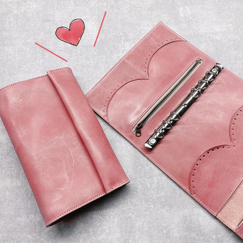 半額SALE⬇︎くるむ。デザイン//本革システム手帳 バイブルサイズ