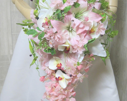 桜・カサブランカ、胡蝶蘭のキャスケードブーケ♪ブートニア付き♪生花 