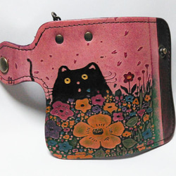 猫のデザイン　バッグ　財布等　レザークラフト  キーケース　蝶 猫ワインレッド系oikawa 1枚目の画像