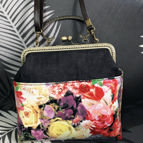 ジャガード生地花柄♥がま口バッグ♥ハンドメイド 花柄がま口バッグ✿handmade （ジャガード生地花柄♥がま口