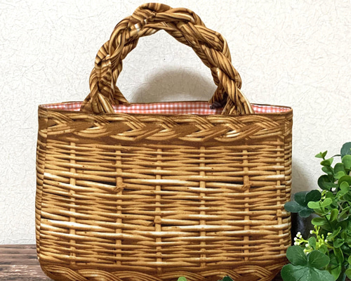 ꫛꫀꪝ 思わず2度見！ かご風バッグ （Sサイズ）ギンガム