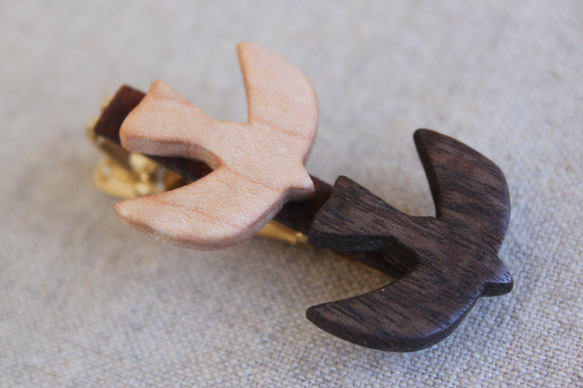 鳥木製ネクタイピン 4枚目の画像