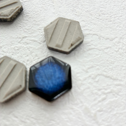 美しいブルーの六角形タイル（14個セット） その他素材 Floopa 通販