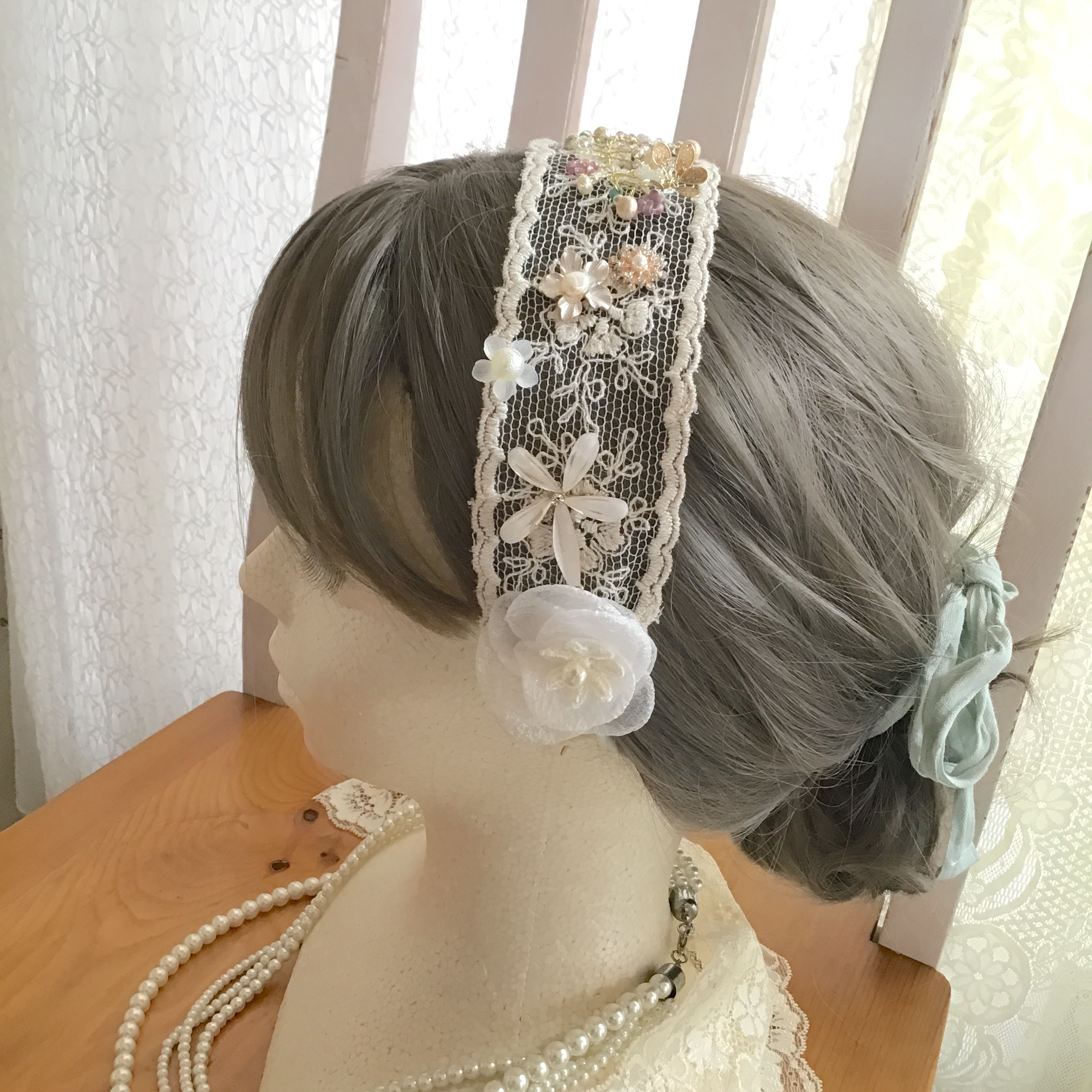 【ヘッドドレス】カチューシャ　国産レース　白　水色　ヘアアクセ　結婚式　ウエディング　ブライダル　　結婚式398
