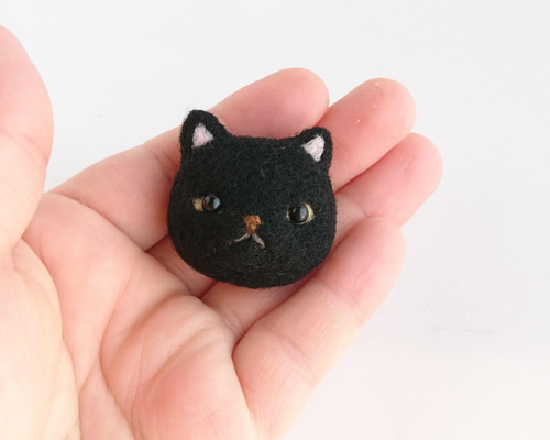 羊毛フェルト猫 黒猫ブローチ 羊毛フェルト 猫 黒猫 ブローチ - メルカリ