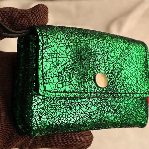 キラキラしたグリーンの革財布 小さな可愛いレザー財布/Miru-green黒