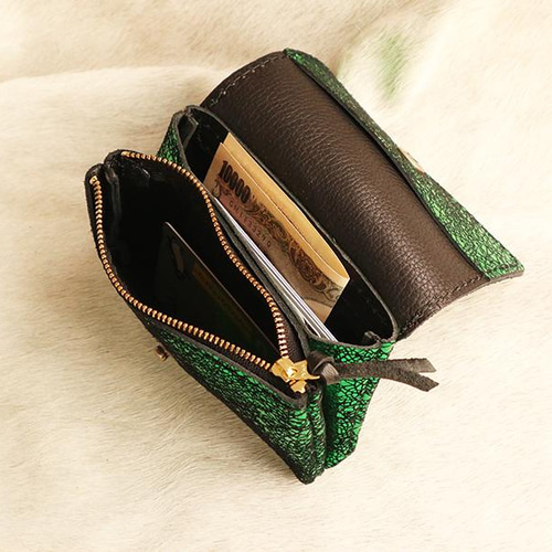 キラキラしたグリーンの革財布 小さな可愛いレザー財布/Miru-green黒
