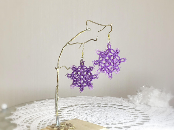 《tatting》絹糸レース×伝統色　襲の色目『菫』　ふた色かさねピアス/イヤリング 2枚目の画像