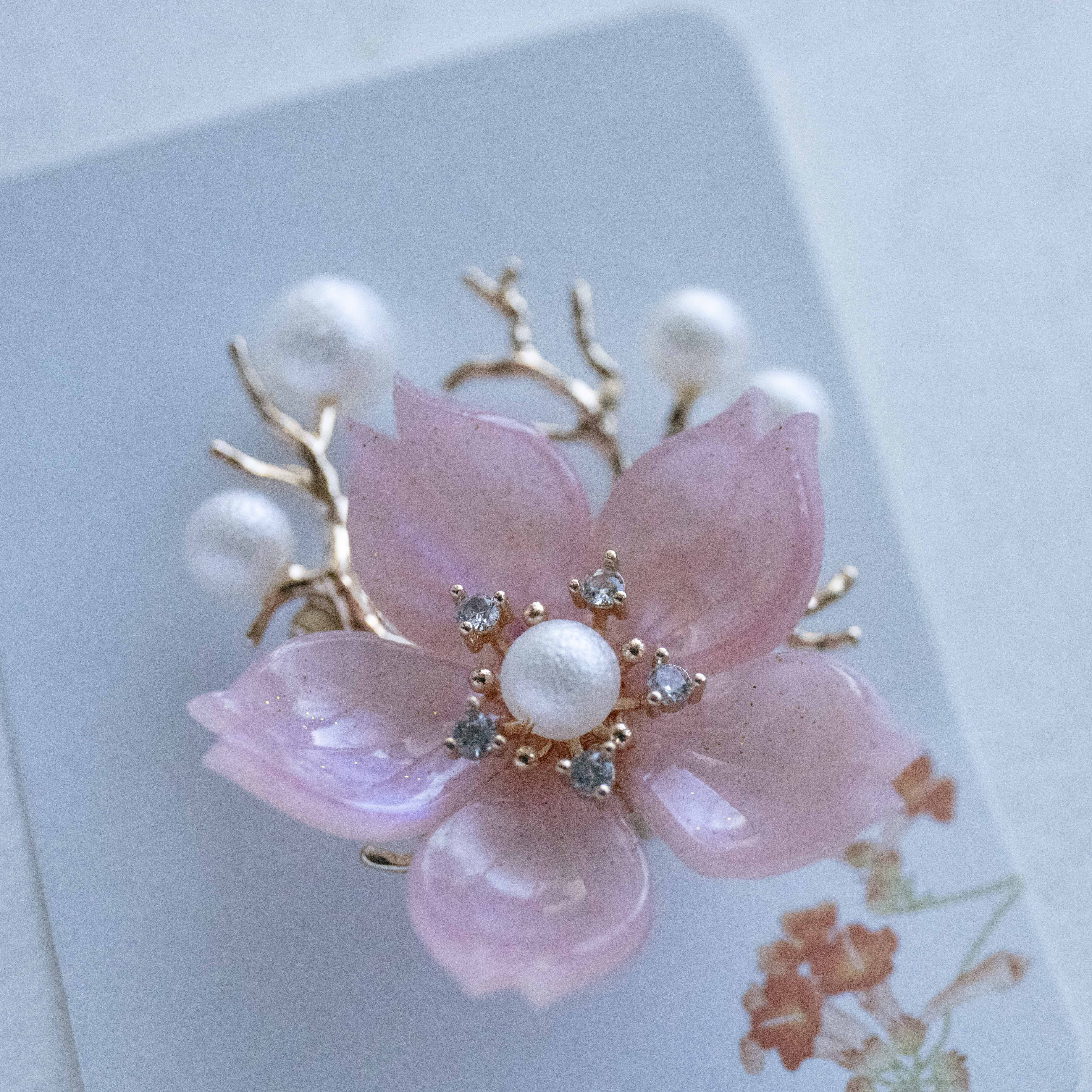 パール花モチーフ タカシマヤ ブローチ