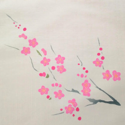 ピンクの梅の型染めランチョンマット 2枚目の画像