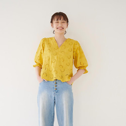 Morino Gakkou 扇形花邊捲袖襯衫【金絲雀黃】短袖蕾絲襯衫 第7張的照片