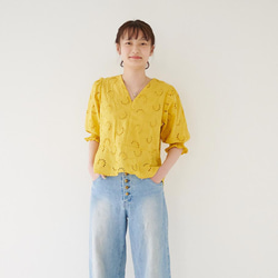 Morino Gakkou 扇形花邊捲袖襯衫【金絲雀黃】短袖蕾絲襯衫 第3張的照片