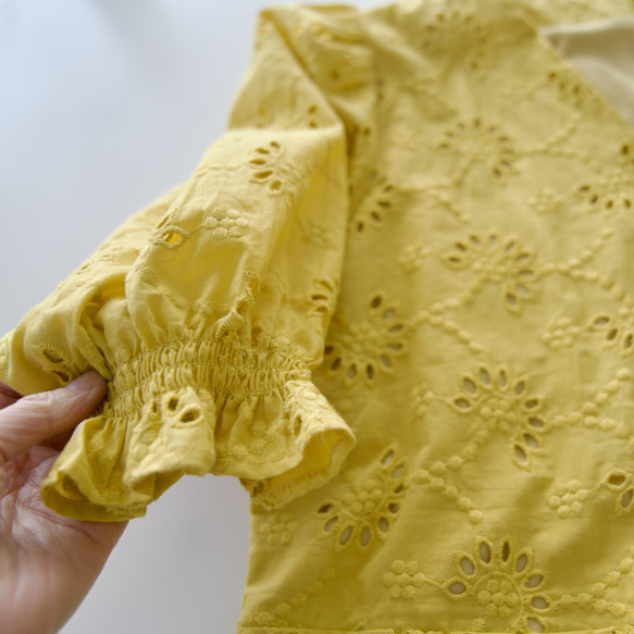 Morino Gakkou 扇形花邊捲袖襯衫【金絲雀黃】短袖蕾絲襯衫 第12張的照片